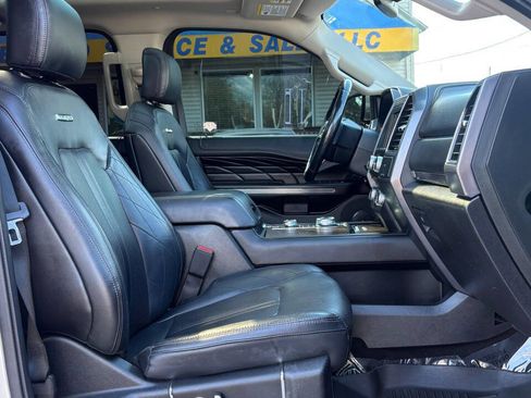 Used 2018 Ford Expedition Platinum image 23