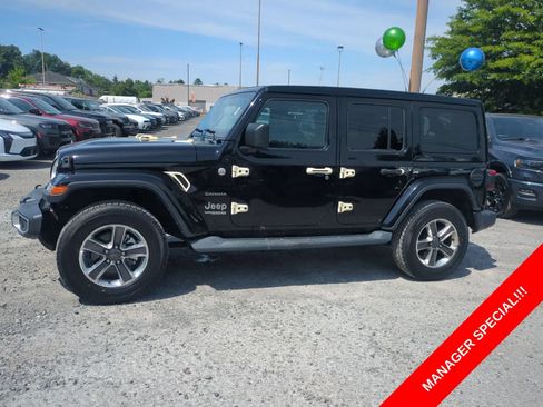 Certified 2019 Jeep Wrangler Unlimited Sahara AWD/4WD image 10