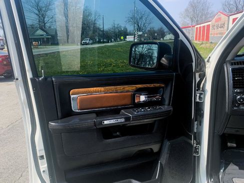 Used 2017 RAM 1500 Laramie Longhorn AWD/4WD image 9