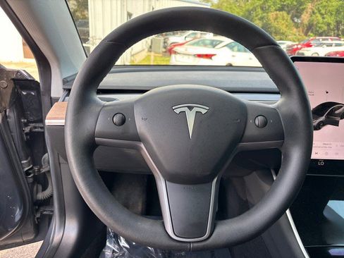 Used 2020 Tesla Model 3 Long Range image 15