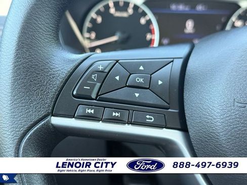 Used 2025 Nissan Altima 2.5 SV FWD image 19