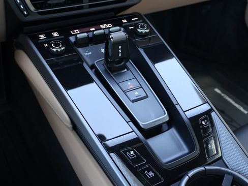 Used 2024 Porsche 911 Carrera S RWD image 20
