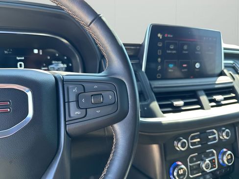 Used 2023 GMC Yukon AT4 w/ AT4 Premium Package image 32