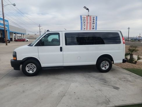 Used 2020 GMC Savana 2500 LS w/ Driver Convenience Package image 7