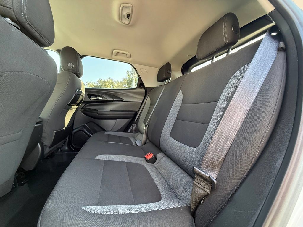 Used 2021 Chevrolet TrailBlazer LT w/ Convenience Package FWD image 35
