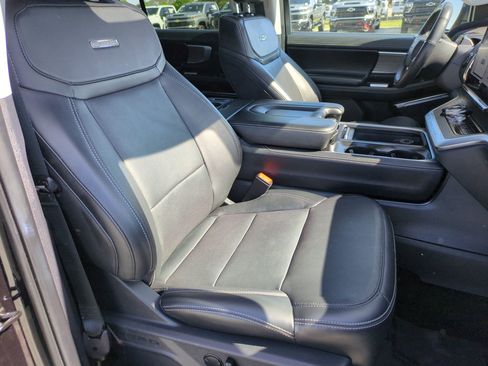 Used 2025 Ford Expedition Max Platinum AWD/4WD image 33