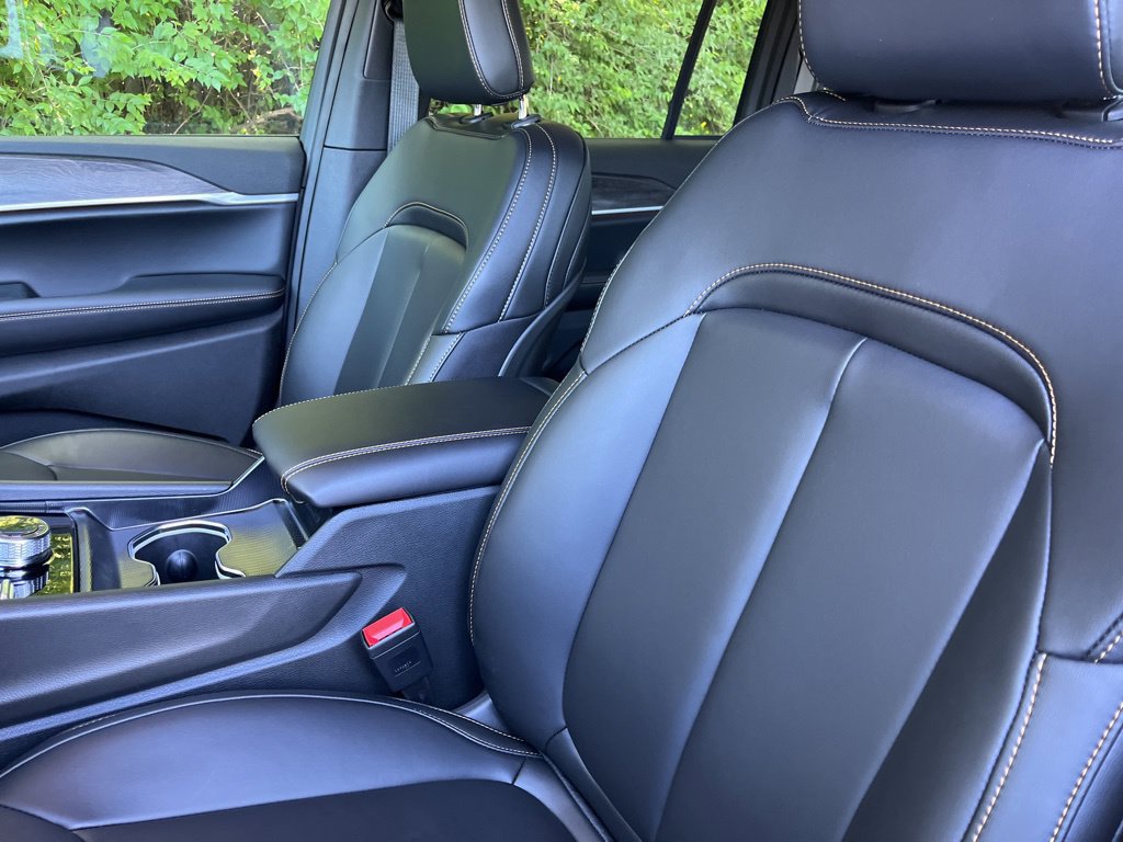 New 2026 Jeep Grand Cherokee Limited AWD/4WD image 3