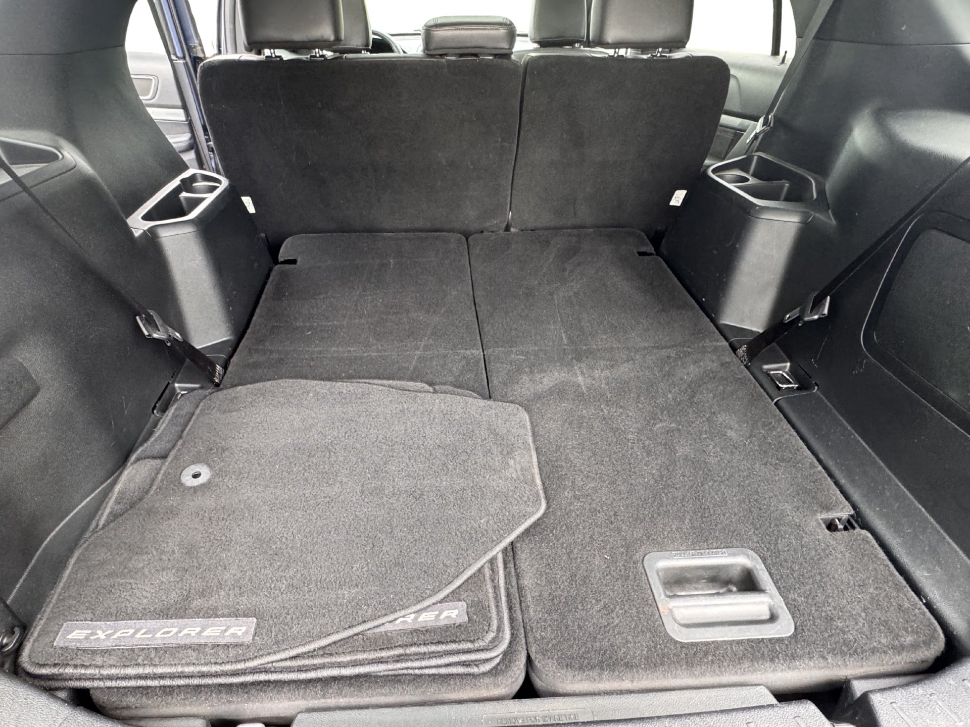 Used 2019 Ford Explorer XLT w/ Equipment Group 202A AWD/4WD image 19