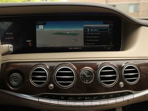 Used 2019 Mercedes-Benz S 560 4MATIC Sedan w/ Premium Package image 32