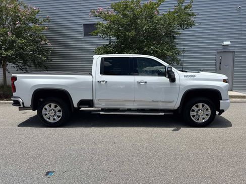 Used 2025 Chevrolet Silverado 2500 High Country w/ High Country Premium Package AWD/4WD image 5