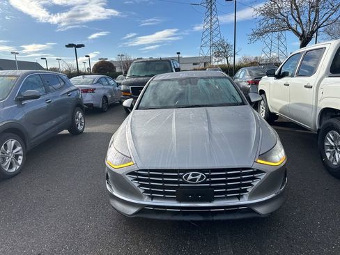 Used 2020 Hyundai Sonata Blue image 2