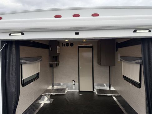 Used 2023 Ford E-450 and Econoline 450 Super Duty w/ Motorhome Prep Package image 43