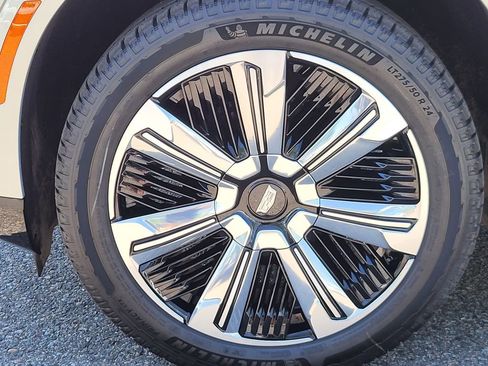 New 2025 Cadillac Escalade IQ Luxury 2 w/ LPO, Etrunk Organizer Package image 9