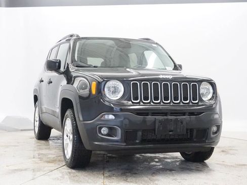 Used 2017 Jeep Renegade Latitude w/ Cold Weather Group image 10