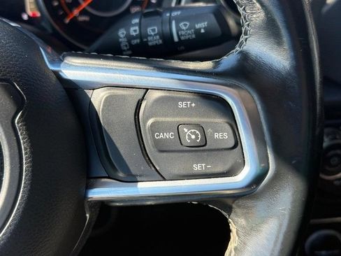 Used 2019 Jeep Wrangler Unlimited Sahara AWD/4WD image 21