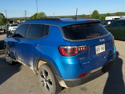Used 2018 Jeep Compass Latitude w/ Popular Equipment Group AWD/4WD image 9