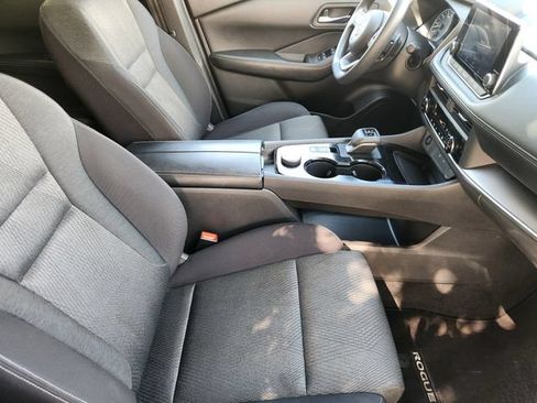 Used 2024 Nissan Rogue SV AWD/4WD image 14