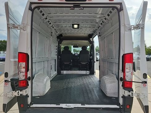 Used 2025 RAM ProMaster 2500 w/ Convenience Group FWD image 13