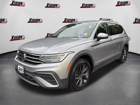 Used 2022 Volkswagen Tiguan SE AWD/4WD image 1