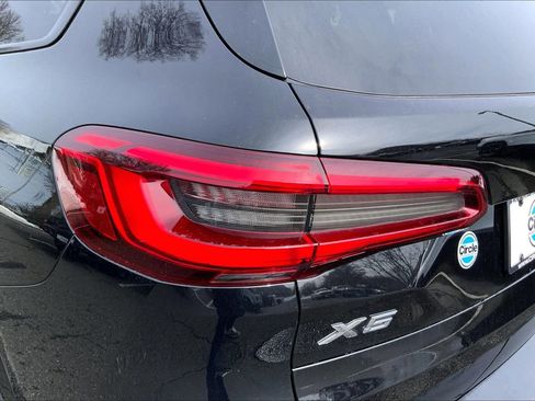 Used 2019 BMW X5 xDrive50i w/ M Sport Package image 25