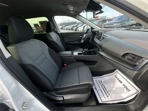 Used 2023 Nissan Rogue SV image 23