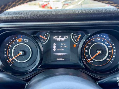 Used 2024 Jeep Wrangler Unlimited Sport AWD/4WD image 25
