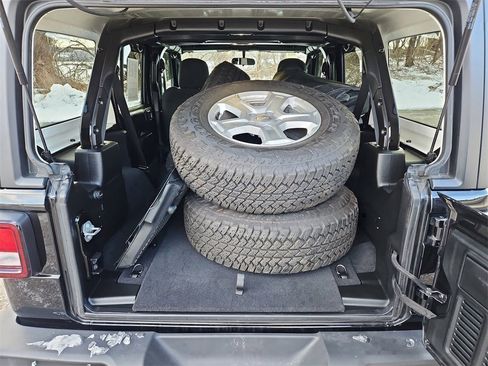 Used 2021 Jeep Wrangler Unlimited Sport image 27