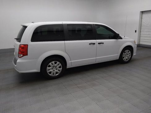 Used 2019 Dodge Grand Caravan SE w/ UConnect Hands-Free Group FWD image 10