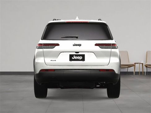 New 2024 Jeep Grand Cherokee L Altitude image 10