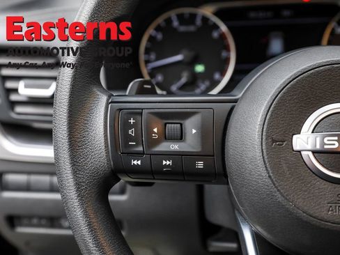 Used 2024 Nissan Rogue SV image 15