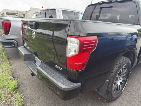 Used 2021 Nissan Titan SV w/ Accessory Utility Package RWD image 4