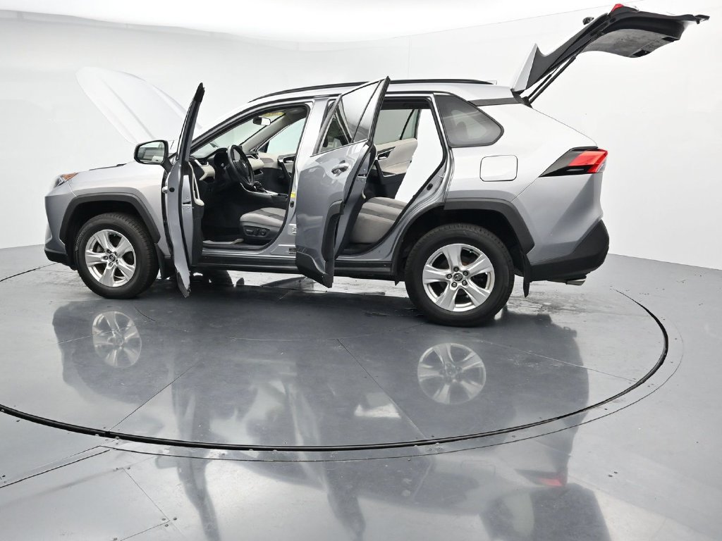 Used 2021 Toyota RAV4 XLE AWD/4WD image 46