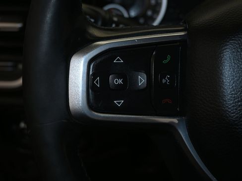 Used 2019 RAM 1500 Laramie AWD/4WD image 17