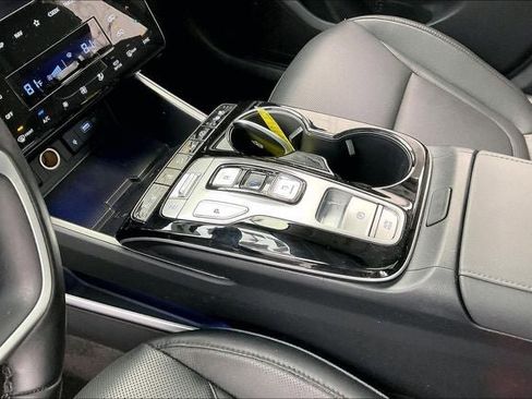 Certified 2024 Hyundai Tucson Limited AWD/4WD image 16