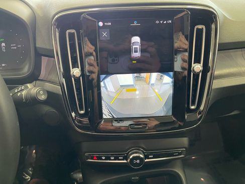 Used 2023 Volvo XC40 Recharge Ultimate AWD/4WD image 47