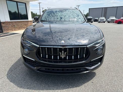 Used 2022 Maserati Levante GT AWD/4WD image 9