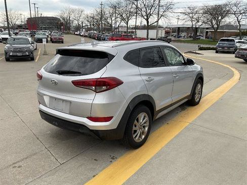 Used 2018 Hyundai Tucson SEL Plus image 3