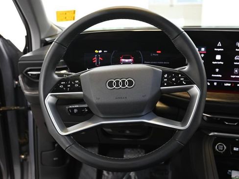 Used 2025 Audi Q5 Premium Plus w/ Premium Plus AWD/4WD image 3