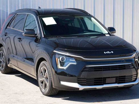 Used 2023 Kia Niro EX image 47