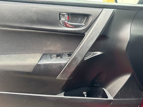 Used 2017 Toyota Corolla LE image 6