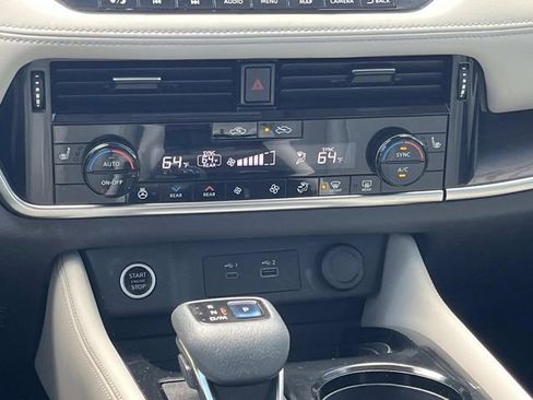Used 2021 Nissan Rogue SL w/ Premium Package FWD image 17