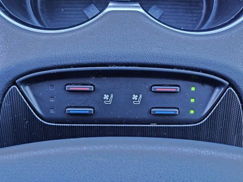 Used 2021 Toyota Venza XLE w/ Softex Package image 31