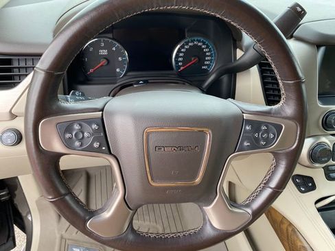 Used 2020 GMC Yukon XL Denali image 29
