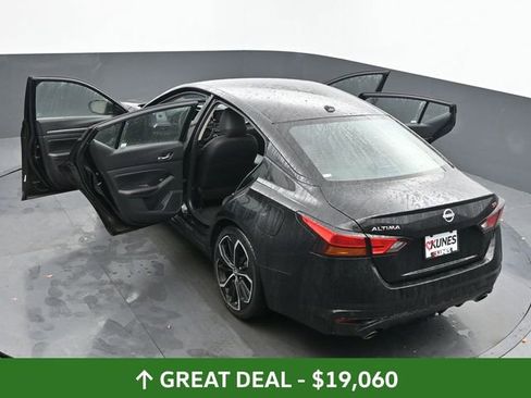 Used 2024 Nissan Altima 2.5 SR image 56