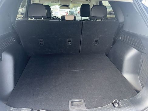 Used 2022 Ford Escape Titanium image 10