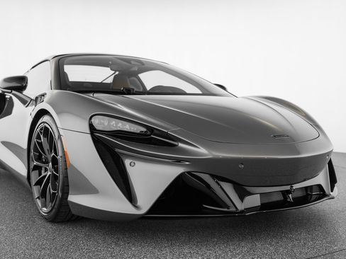 New 2026 McLaren Artura Spider RWD image 38
