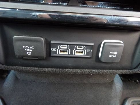 Used 2024 Jeep Wagoneer L Series II w/ Flexible Seating Group AWD/4WD image 18