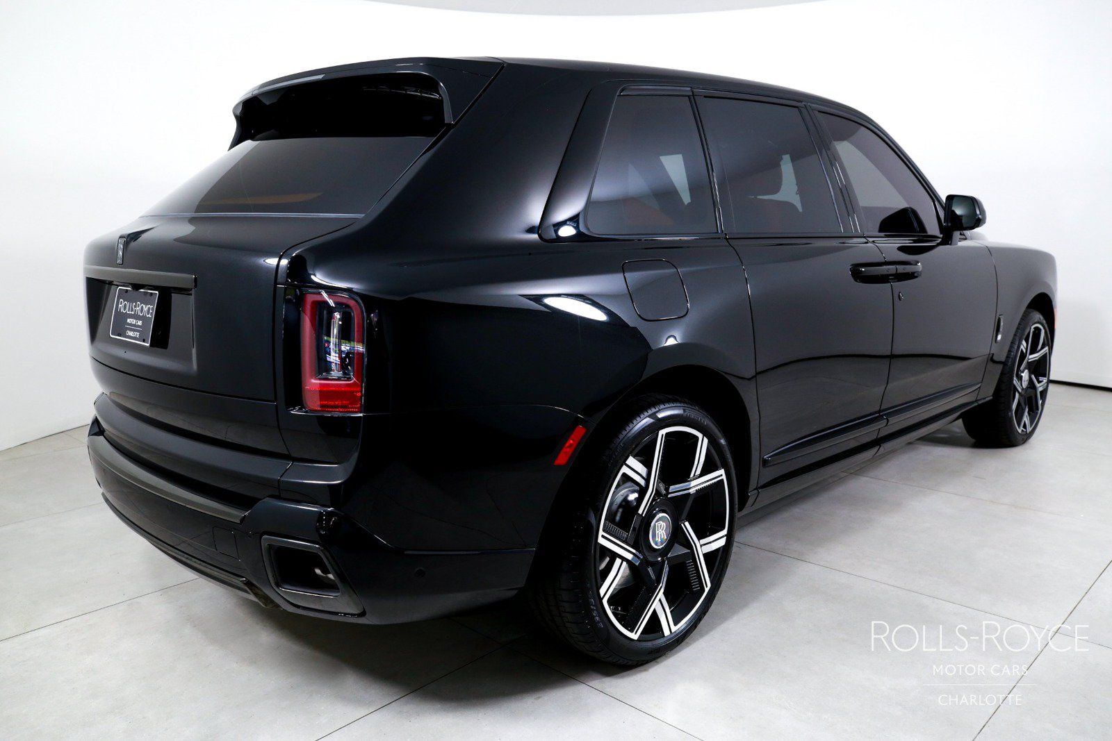 New 2027 Rolls-Royce Cullinan Black Badge AWD/4WD image 2