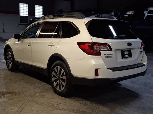 Used 2016 Subaru Outback 2.5i Limited AWD/4WD image 4