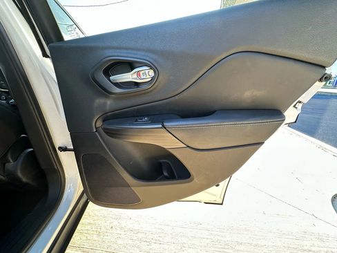 Used 2015 Jeep Cherokee Limited w/ Trailer Tow Group image 26